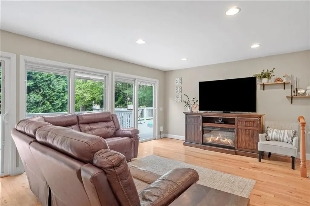 6 Weaver Road Johnston RI 02919
