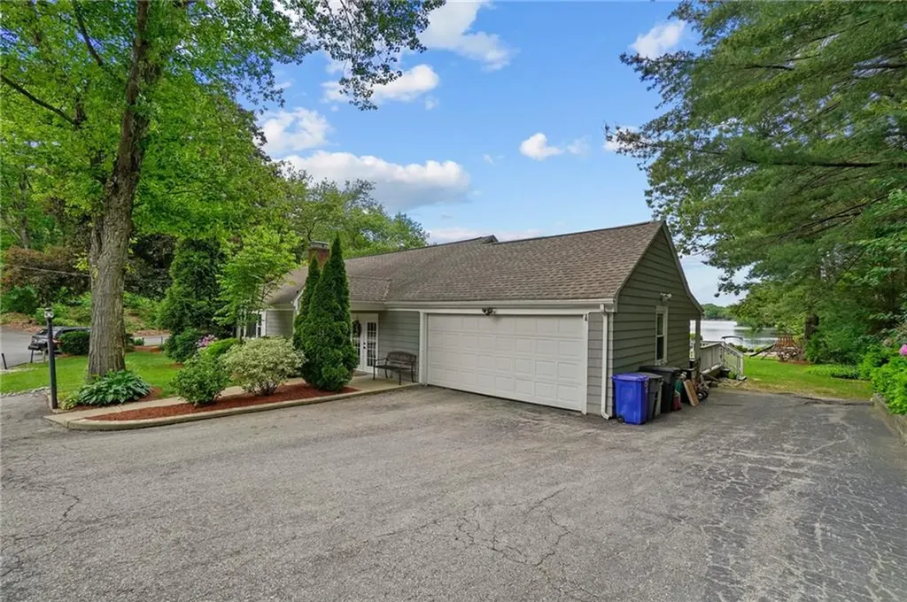 6 Weaver Road Johnston RI 02919