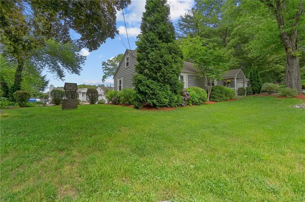 6 Weaver Road Johnston RI 02919