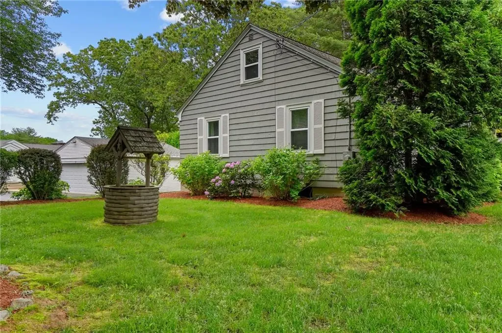 6 Weaver Road Johnston RI 02919