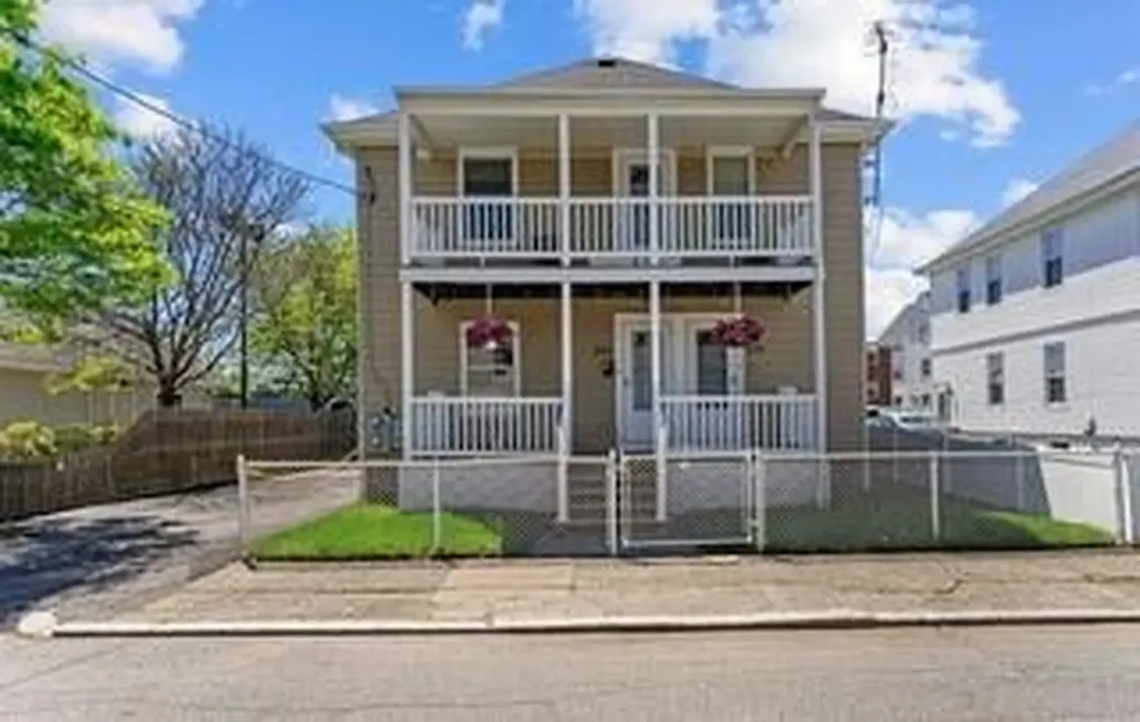 219 221 Bucklin Street Pawtucket RI 02861