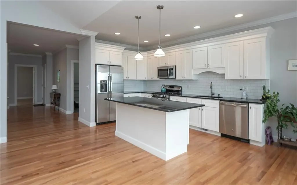 30 Brook Farm Road Portsmouth RI 02871