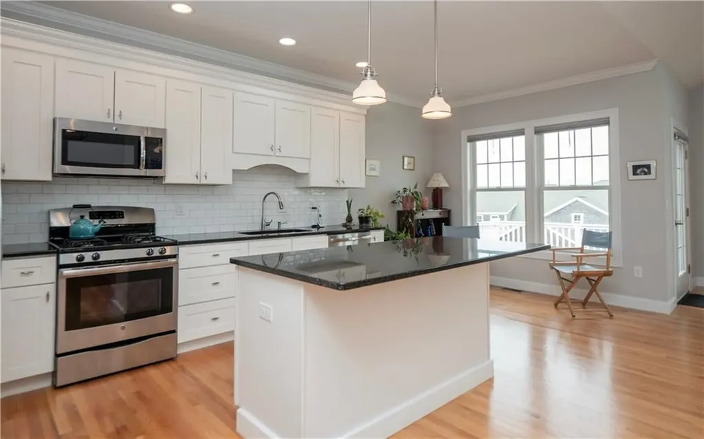 30 Brook Farm Road Portsmouth RI 02871