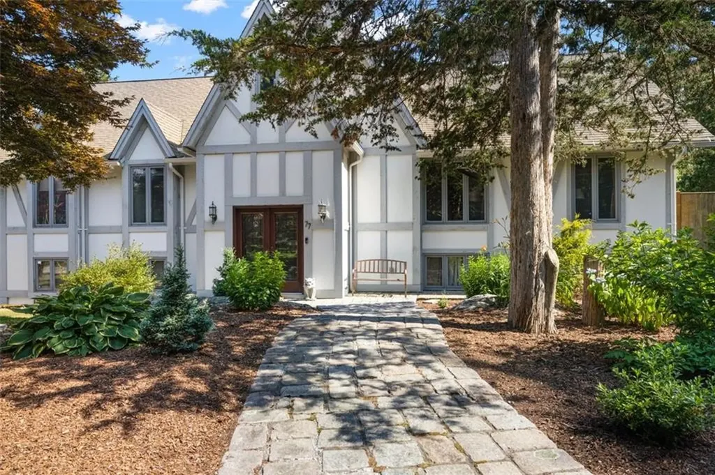 77 Maple Avenue Lincoln RI 02865