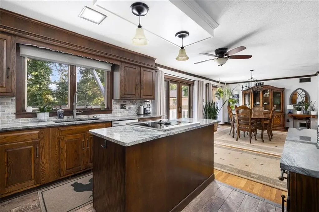 77 Maple Avenue Lincoln RI 02865