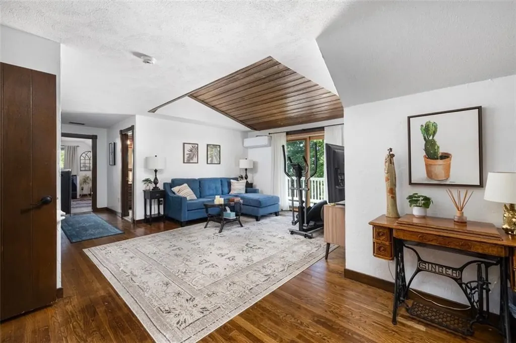 77 Maple Avenue Lincoln RI 02865