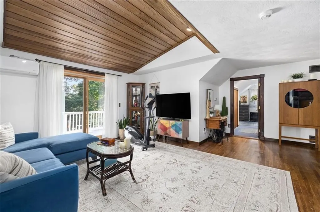 77 Maple Avenue Lincoln RI 02865