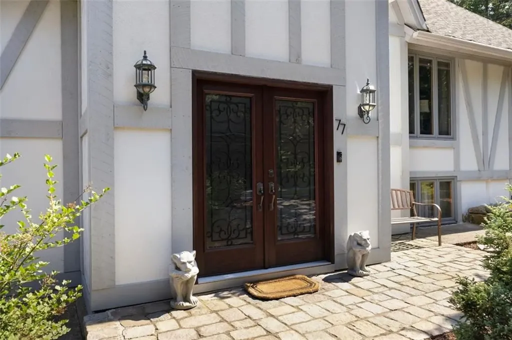 77 Maple Avenue Lincoln RI 02865