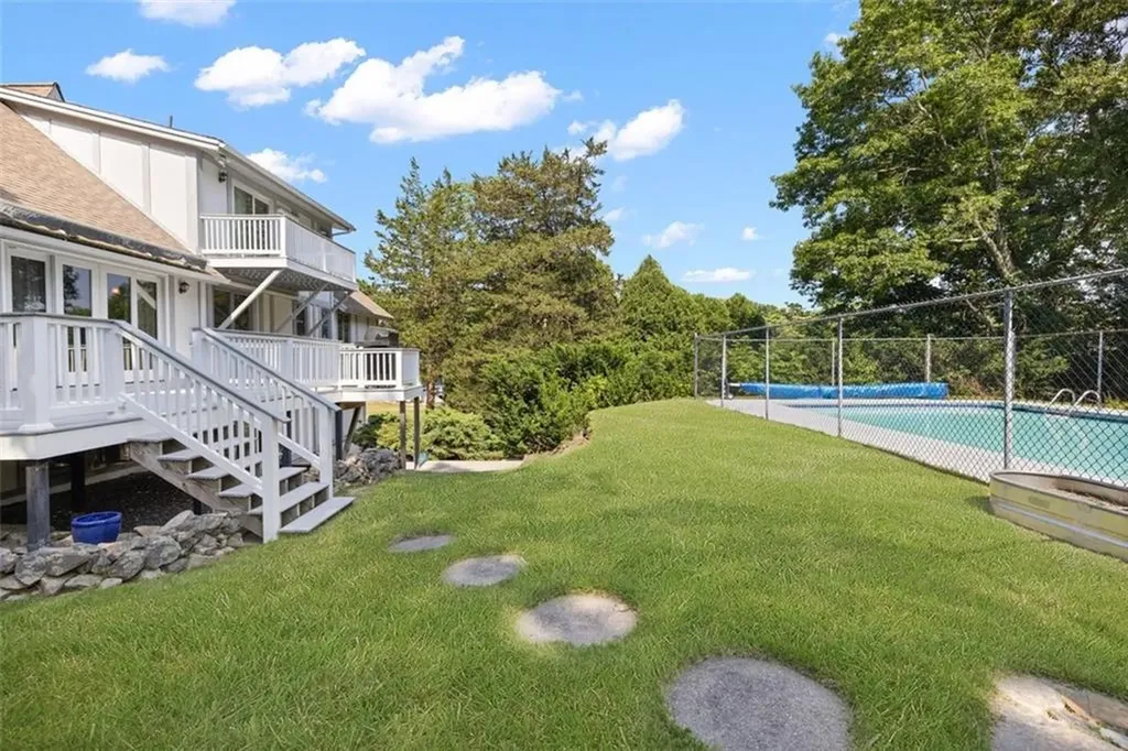 77 Maple Avenue Lincoln RI 02865