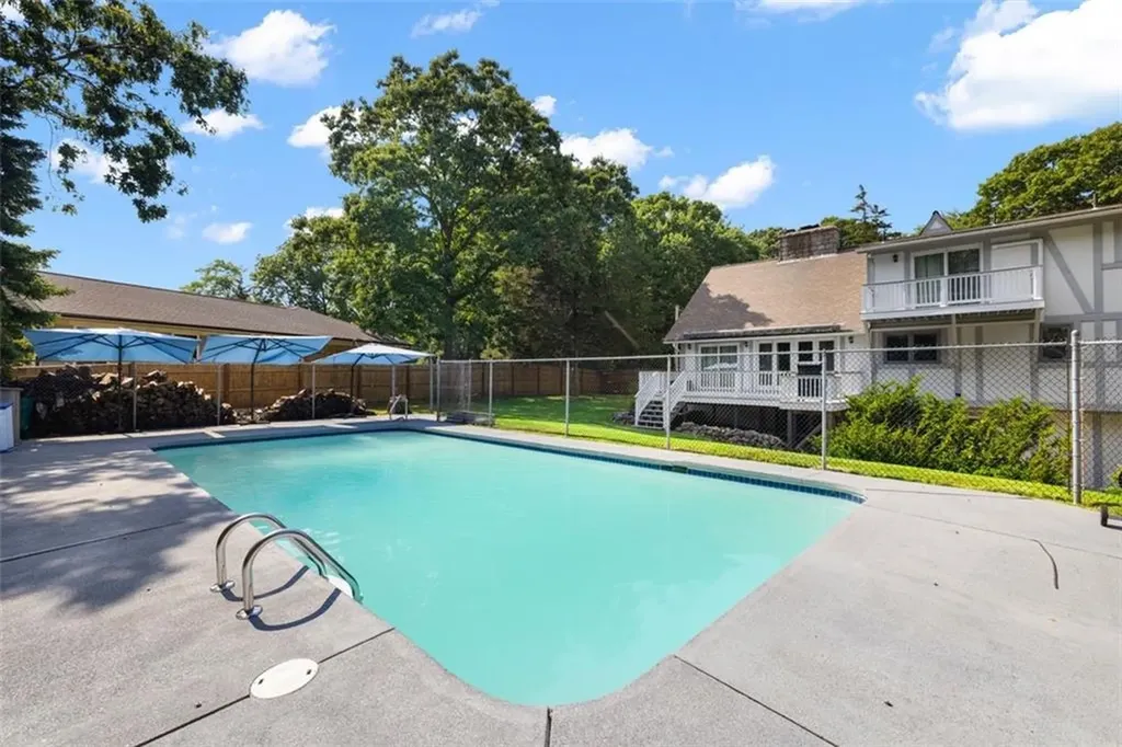 77 Maple Avenue Lincoln RI 02865