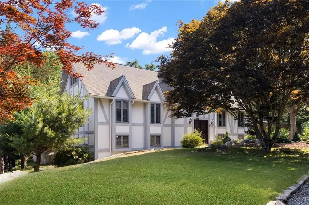 77 Maple Avenue Lincoln RI 02865