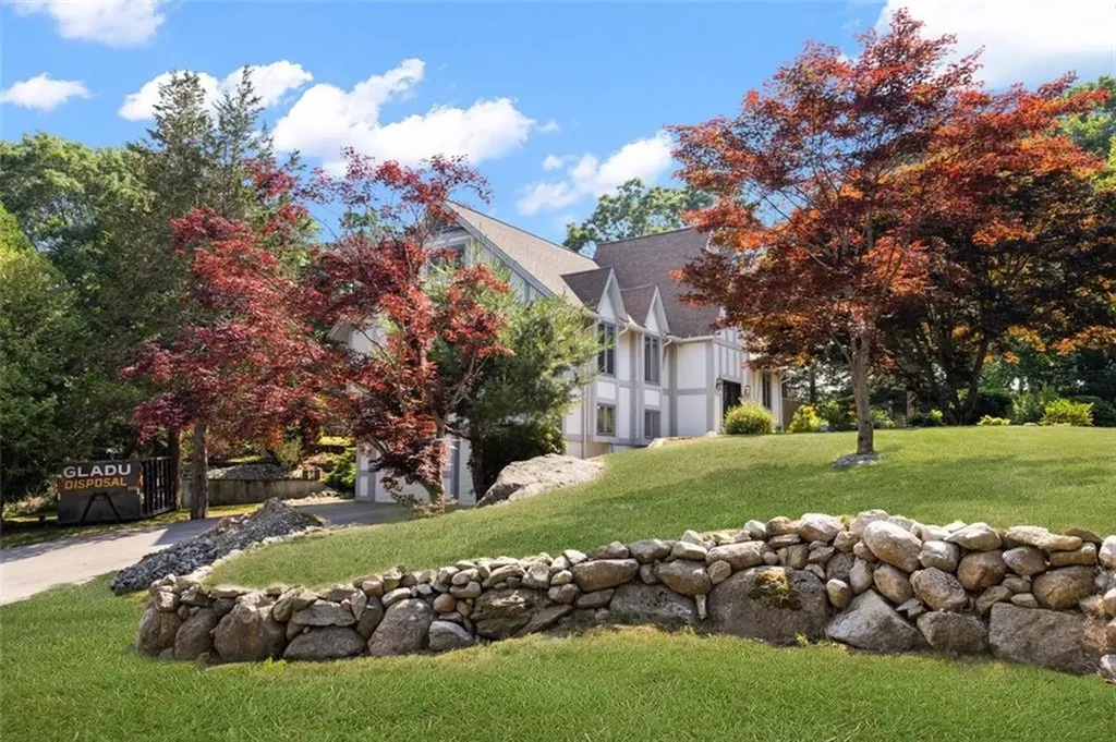 77 Maple Avenue Lincoln RI 02865