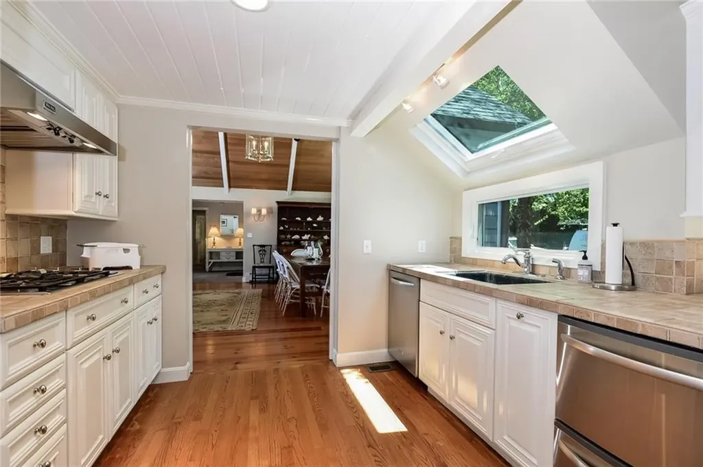 139 Harrison Avenue Newport RI 02840