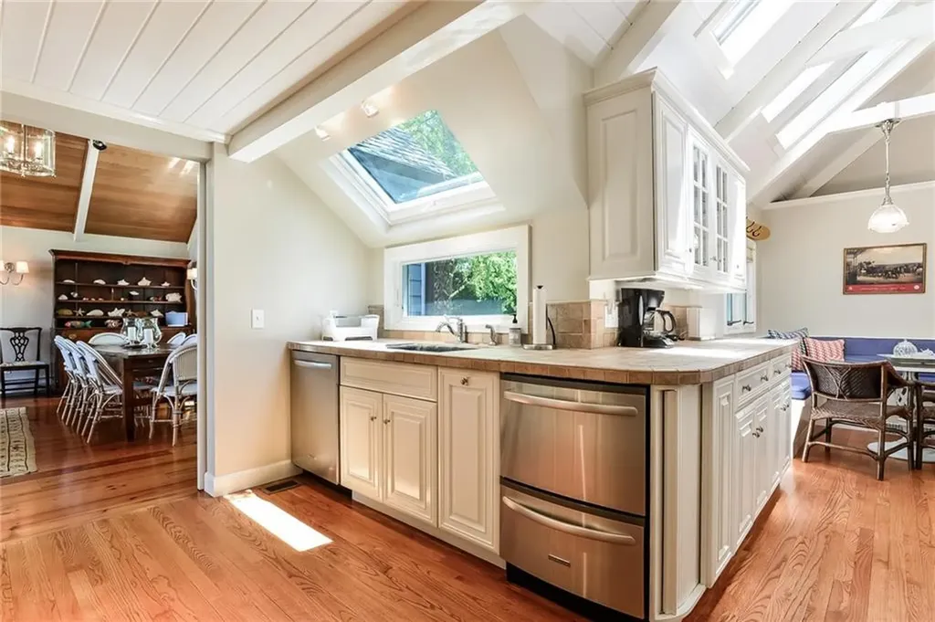 139 Harrison Avenue Newport RI 02840