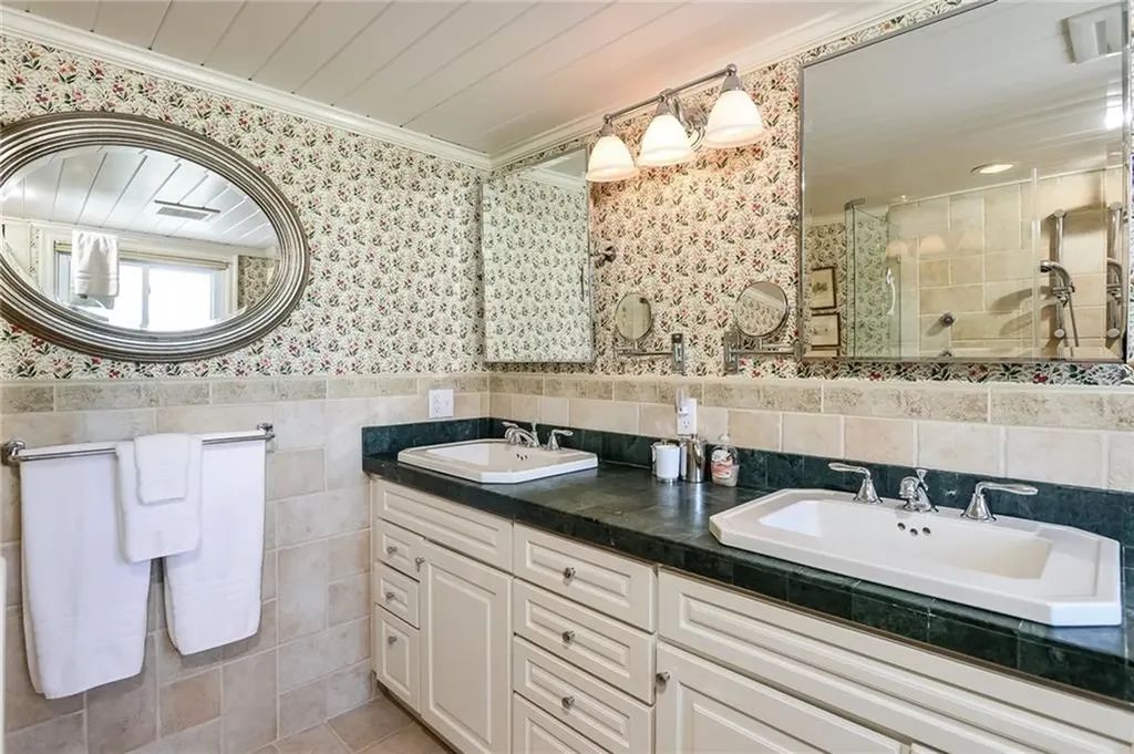 139 Harrison Avenue Newport RI 02840