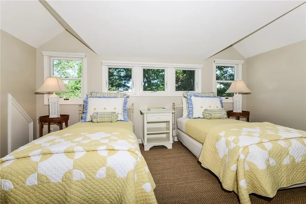 139 Harrison Avenue Newport RI 02840