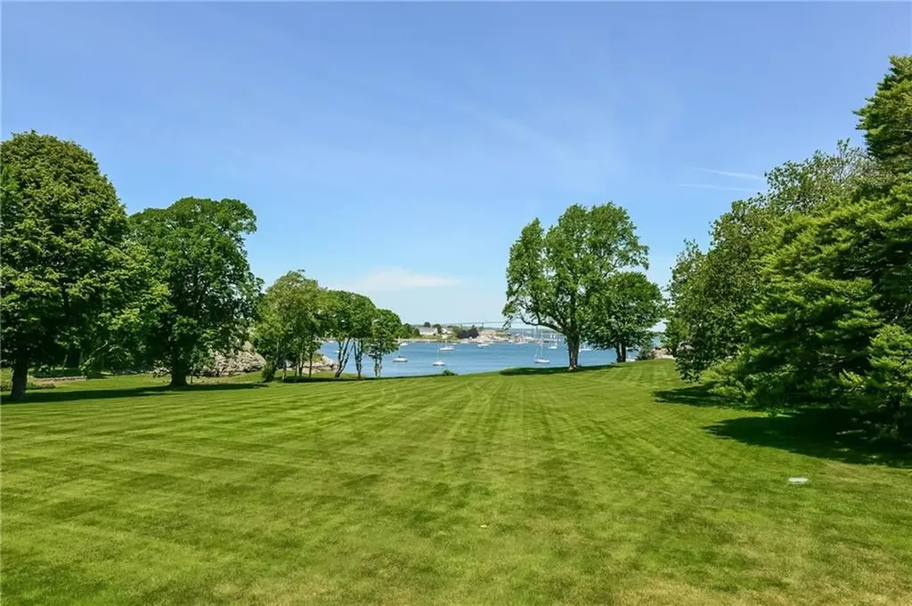 139 Harrison Avenue Newport RI 02840