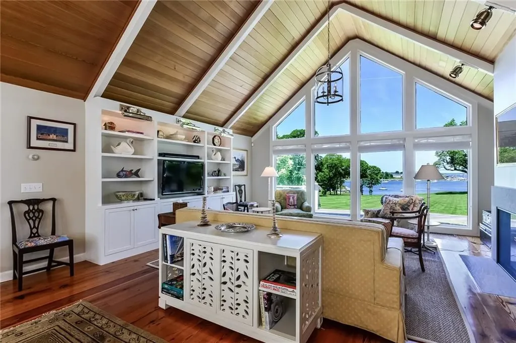 139 Harrison Avenue Newport RI 02840