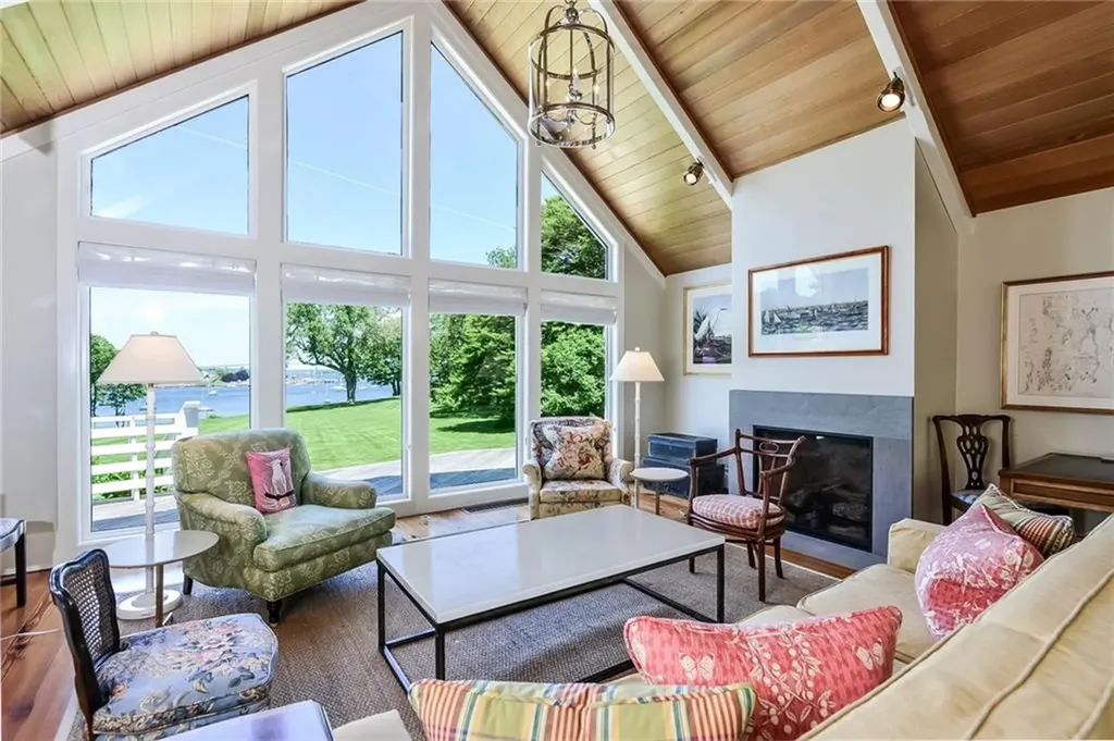 139 Harrison Avenue Newport RI 02840