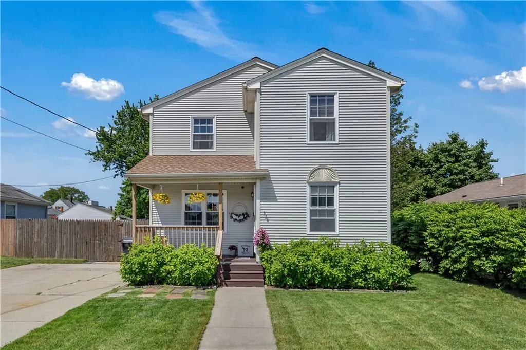 324 Daggett Avenue Pawtucket RI 02861