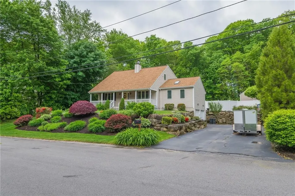 25 Oak Hill Drive Johnston RI 02919