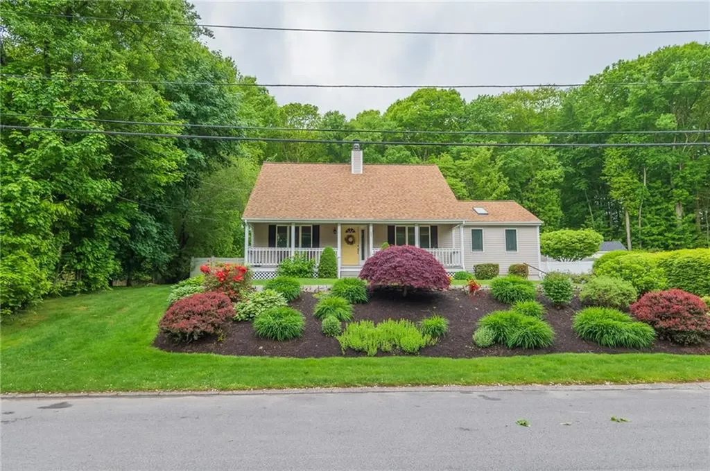 25 Oak Hill Drive Johnston RI 02919