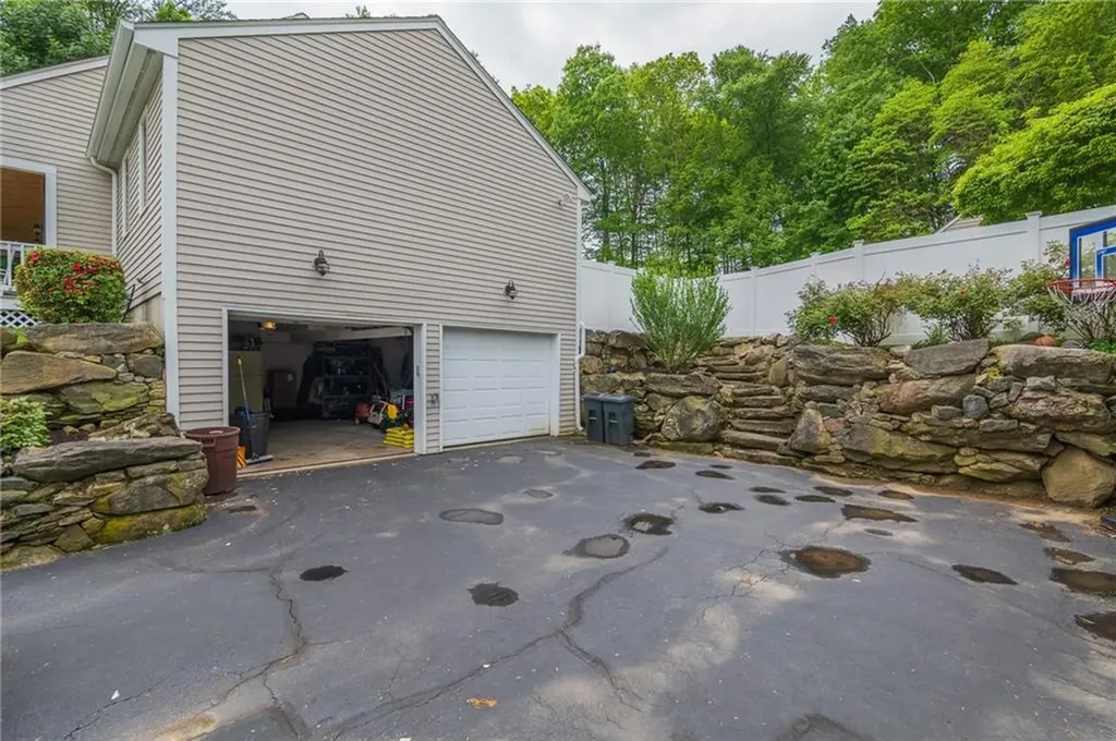 25 Oak Hill Drive Johnston RI 02919