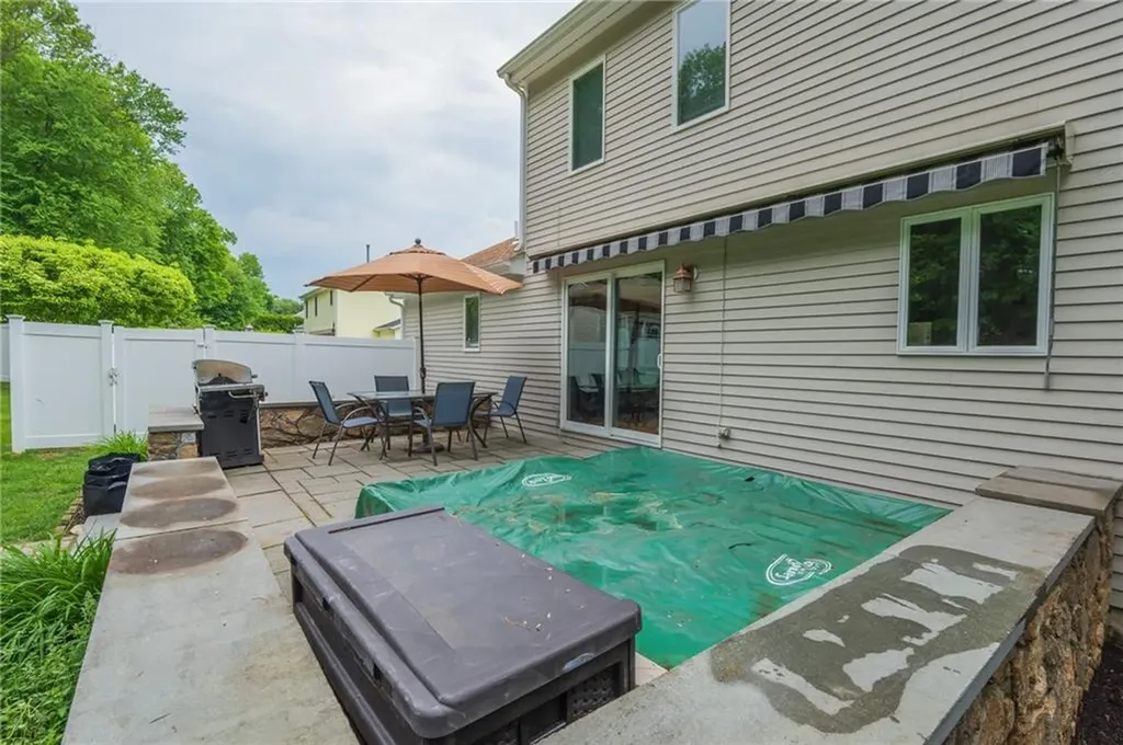 25 Oak Hill Drive Johnston RI 02919