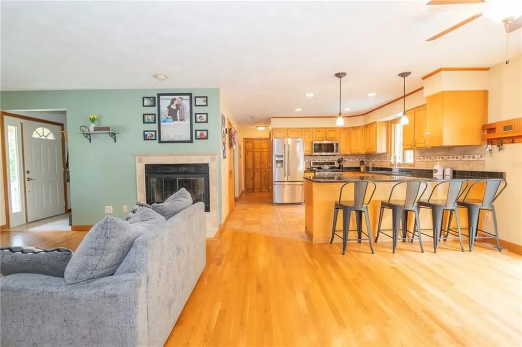 25 Oak Hill Drive Johnston RI 02919