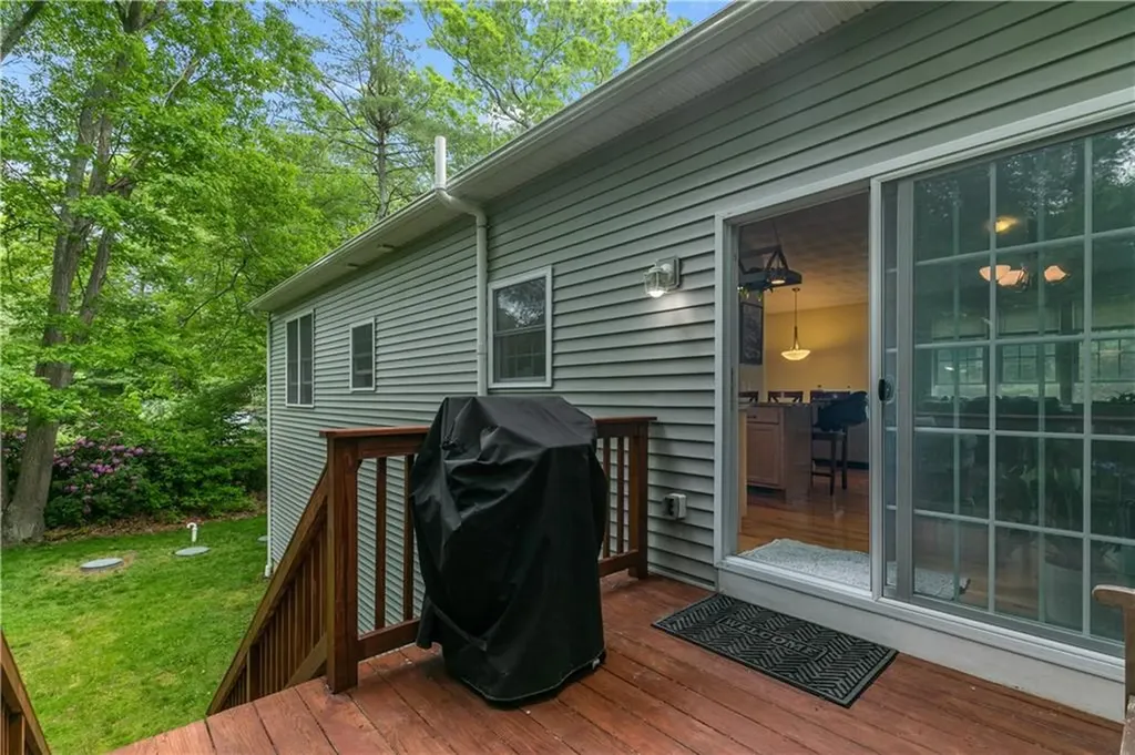 7 Robin Drive Exeter RI 02822