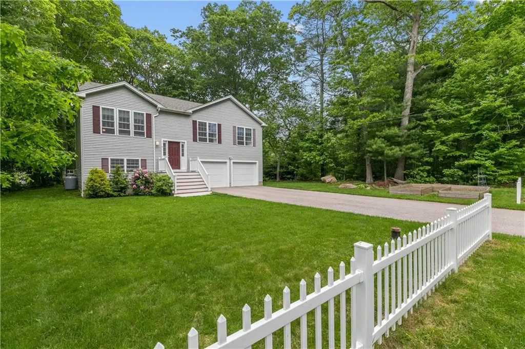 7 Robin Drive Exeter RI 02822