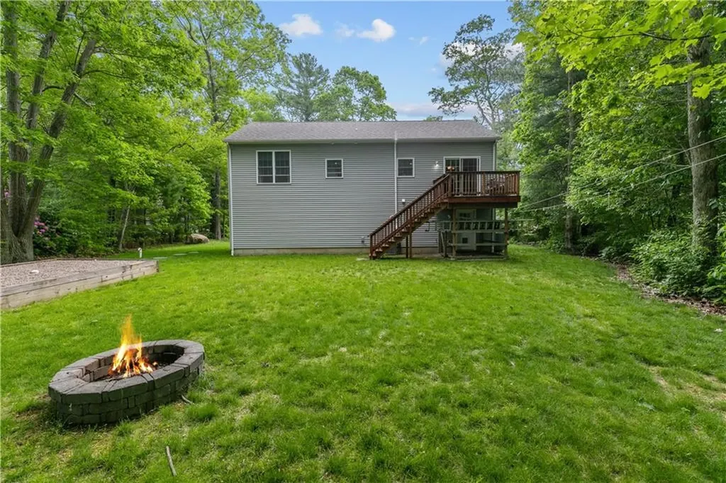 7 Robin Drive Exeter RI 02822