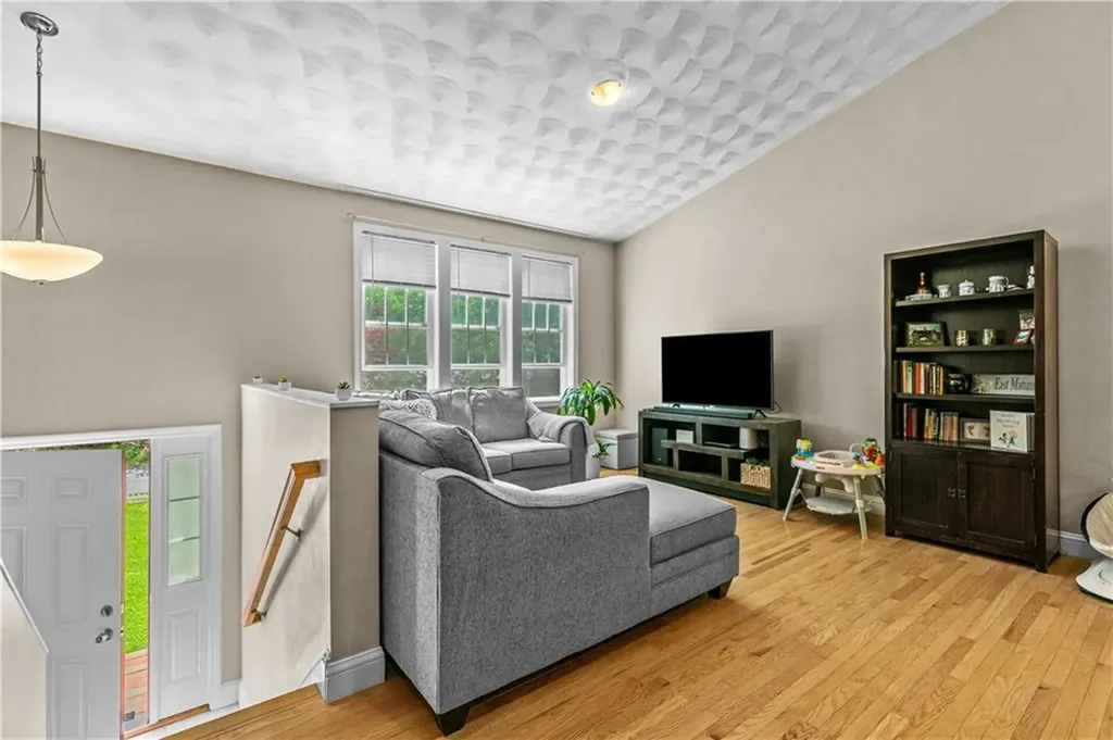 7 Robin Drive Exeter RI 02822