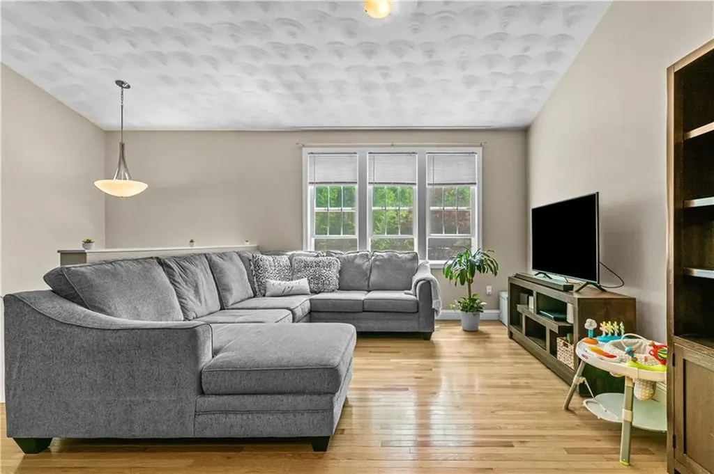 7 Robin Drive Exeter RI 02822
