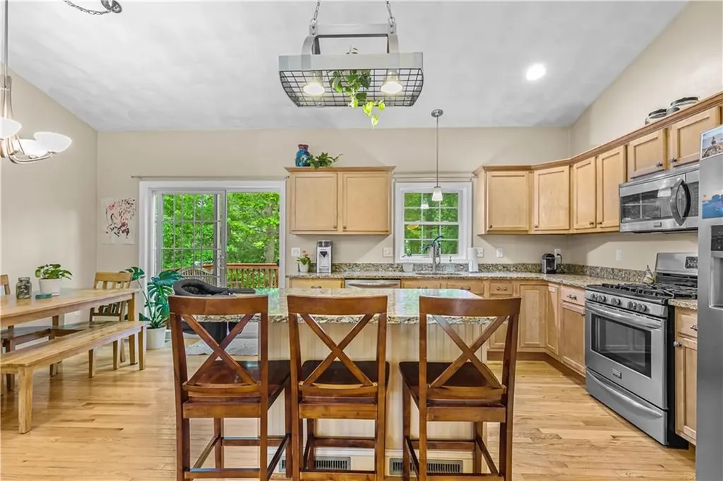 7 Robin Drive Exeter RI 02822