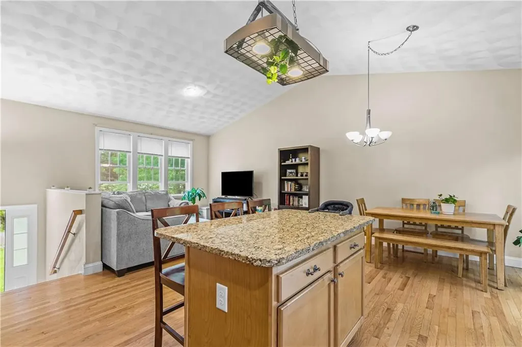 7 Robin Drive Exeter RI 02822