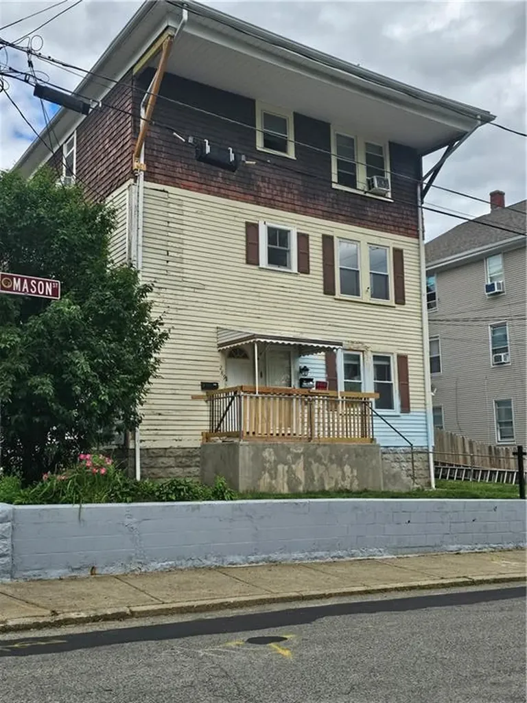 287 Mason Street Woonsocket RI 02895
