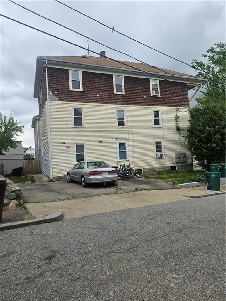 287 Mason Street Woonsocket RI 02895