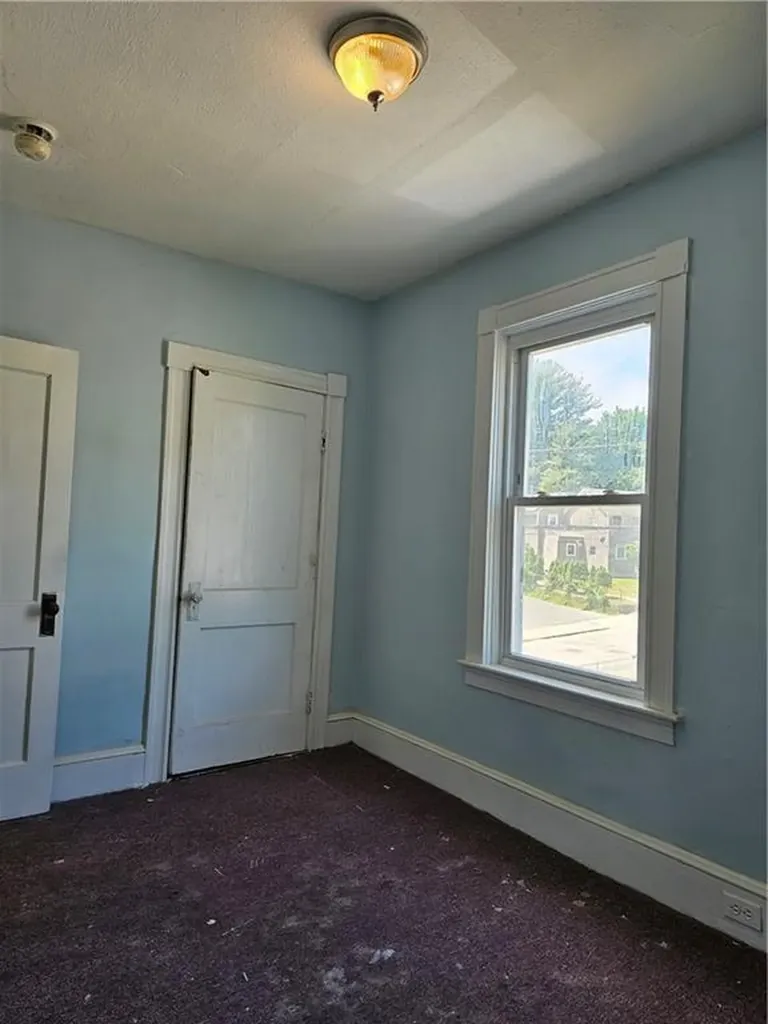 287 Mason Street Woonsocket RI 02895