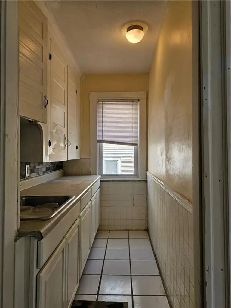 287 Mason Street Woonsocket RI 02895
