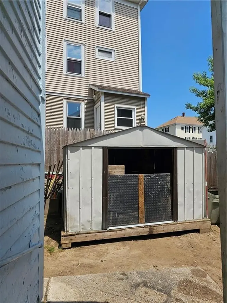 287 Mason Street Woonsocket RI 02895