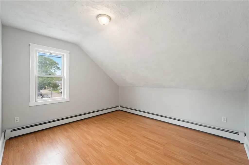 528 Warwick Avenue Warwick RI 02888