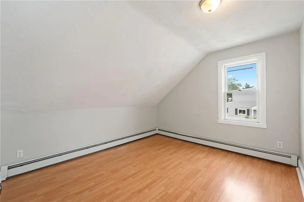 528 Warwick Avenue Warwick RI 02888