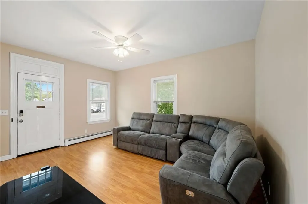 528 Warwick Avenue Warwick RI 02888
