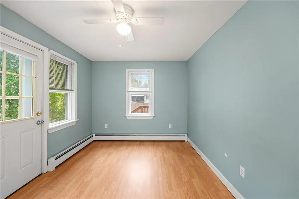 528 Warwick Avenue Warwick RI 02888
