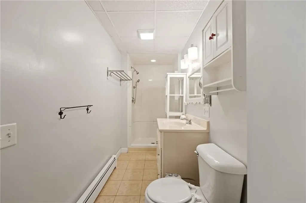 528 Warwick Avenue Warwick RI 02888