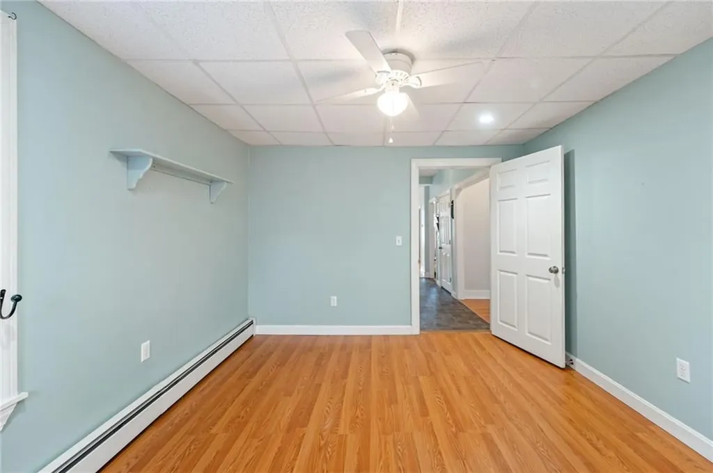 528 Warwick Avenue Warwick RI 02888