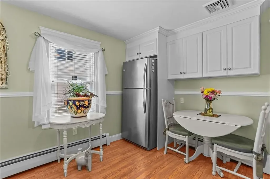 79 Beach Road Bristol RI 02809