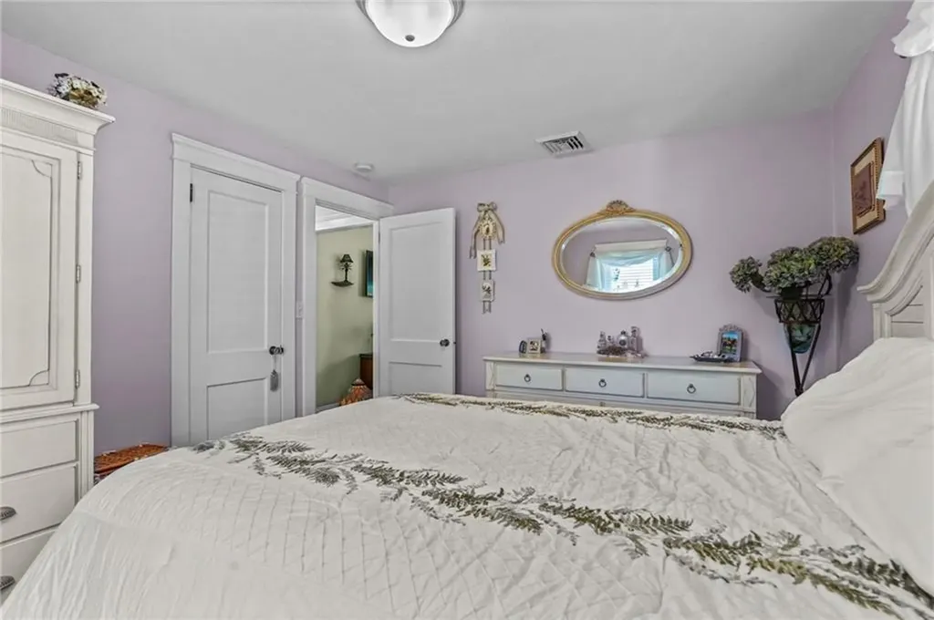 79 Beach Road Bristol RI 02809