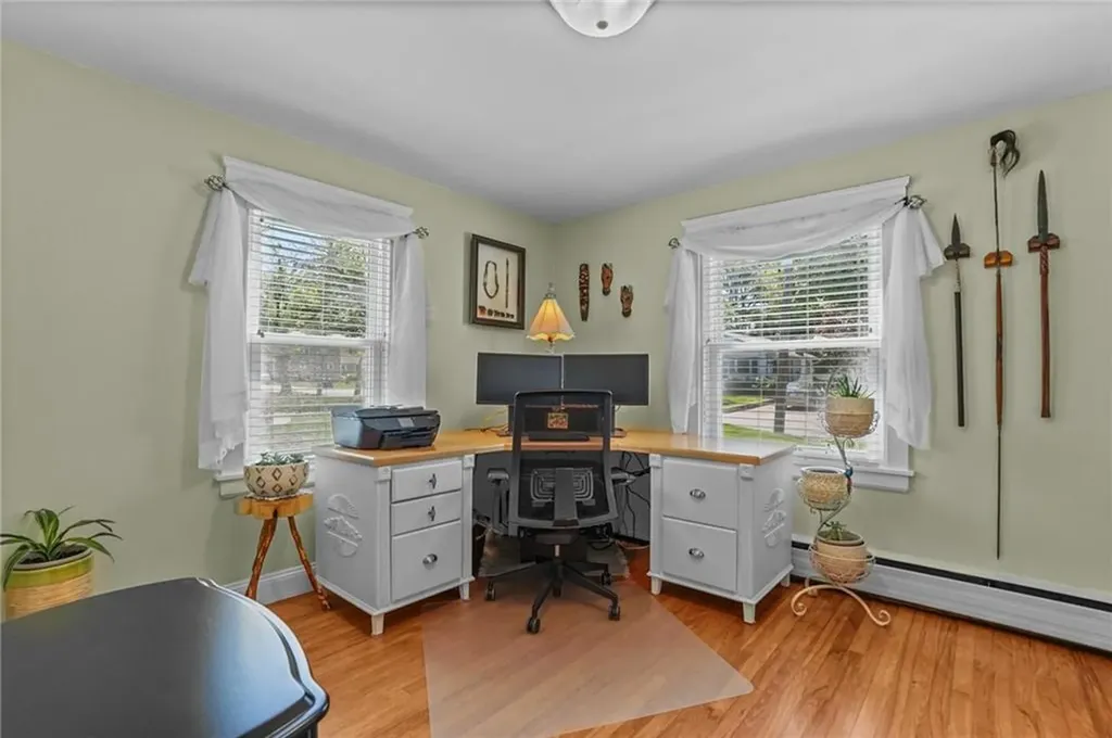 79 Beach Road Bristol RI 02809